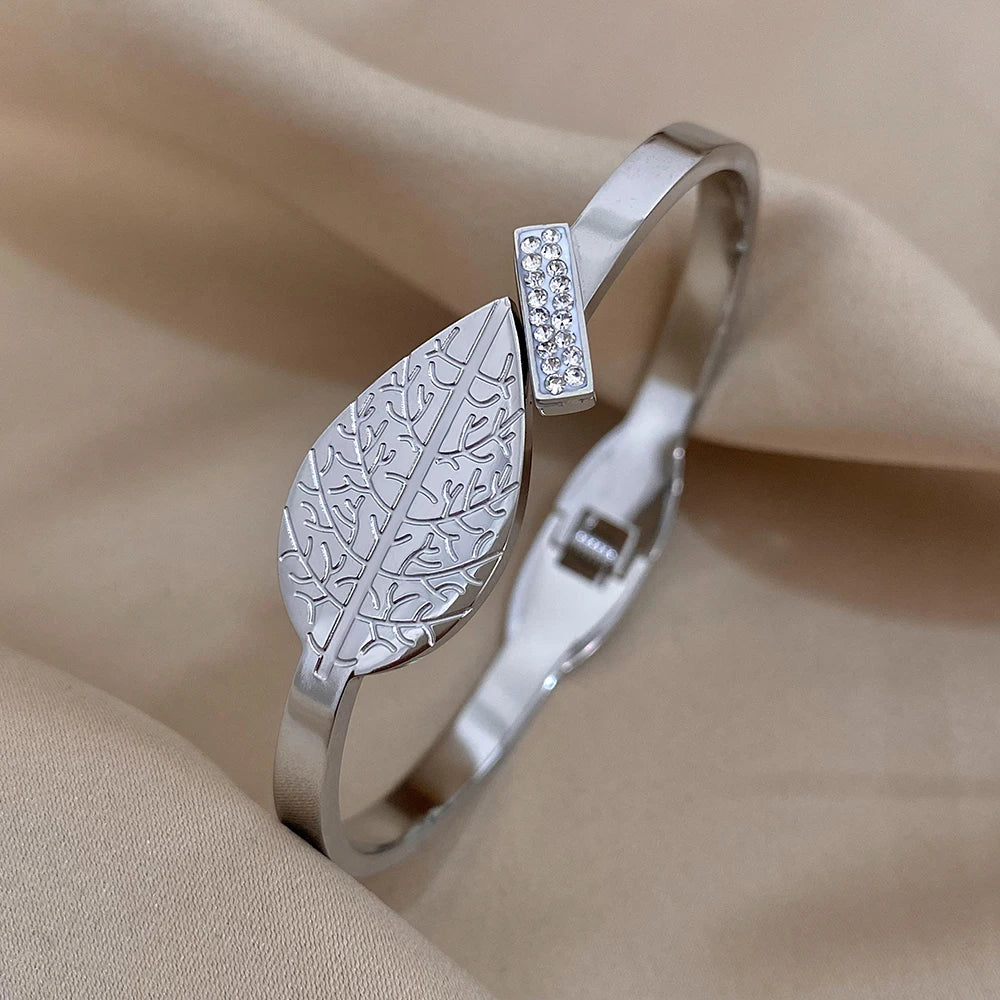 Vintage Titanium Steel Leaf Charm Bracelet for Women