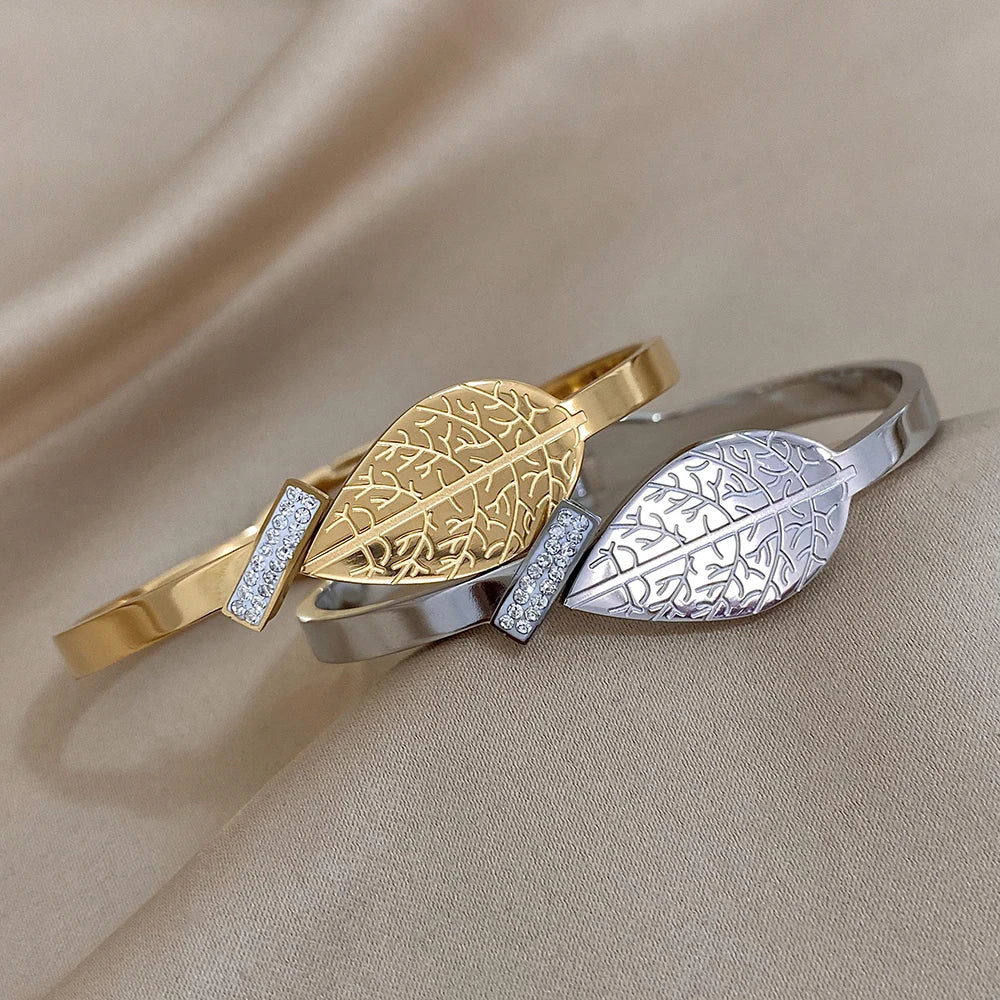 Vintage Titanium Steel Leaf Charm Bracelet for Women