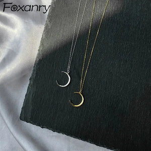 Foxanry Minimalist Silver Chain Necklace with Moon Pendant