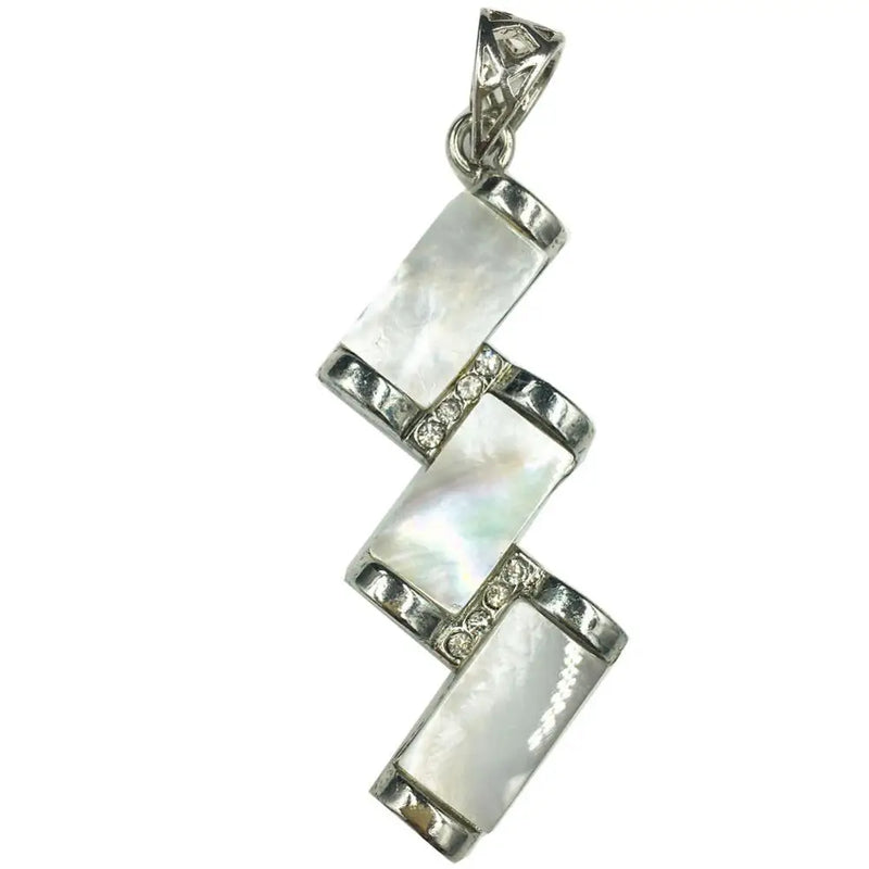 Mother of Pearl Shell Pendant Bead 1pc C8548