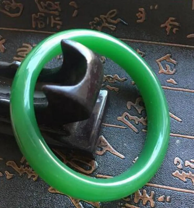60mm Chinese Natural Xiu Green Gems Bracelet Jade