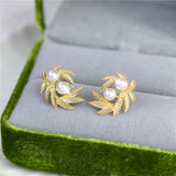 French High Stereoscopic Leaf Texture Pearl Delicate Earrings