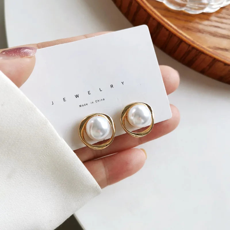 French Retro Round Pearls Clip Earrings No Piercing