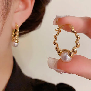 French Temperament Wave Pearl Ear Buckle Earrings