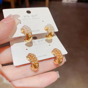 French Temperament Pearl C Earrings