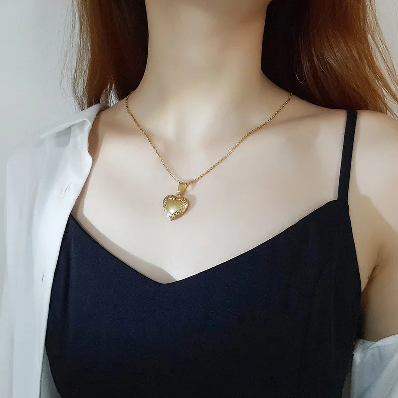 GorGor High Heart-Shaped Necklace Pendant with Rhinestones for Women