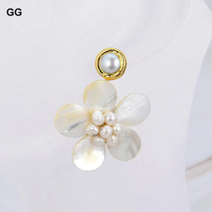 GuaiGuai Golden Plated Pearl Mother Of Pearl Flower Earrings