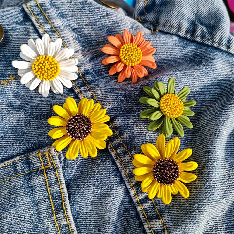 Vintage Metal Plant Flowers Daisy Brooch for Couples