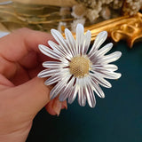 Vintage Metal Plant Flowers Daisy Brooch for Couples