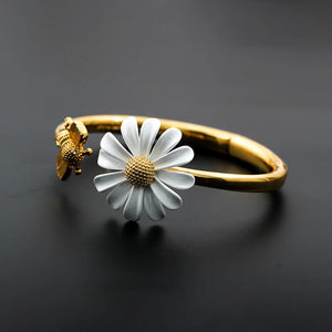 Enamel Daisy Flower Bangle with Bee Bracelet