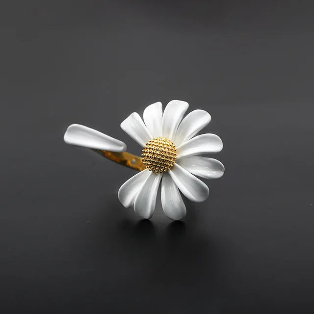 Enamel Daisy Flower Bangle with Bee Bracelet