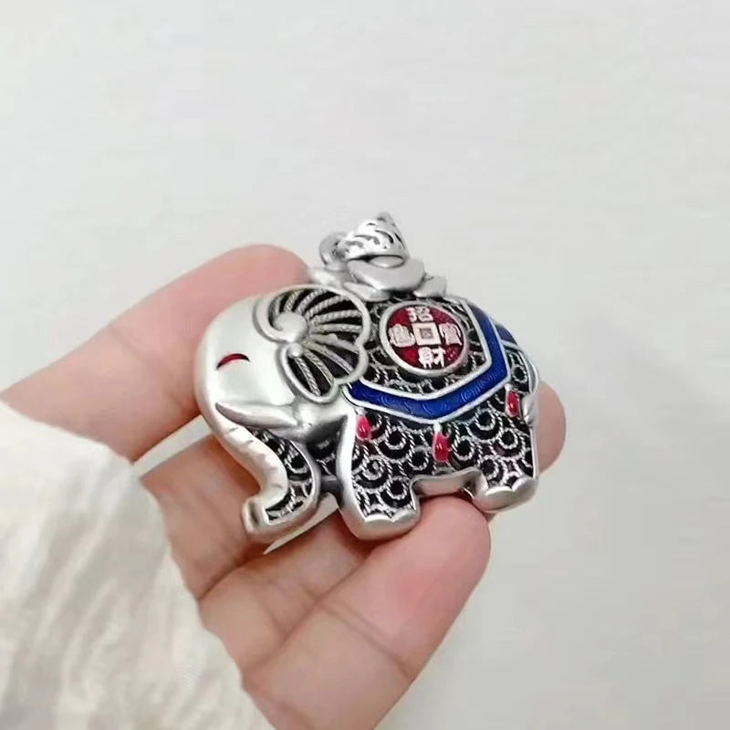 Retro Lucky Elephant Necklace Women's Elephant Pendant Sweater Chain