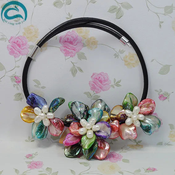Multicolor Shell Flower Leather Necklace with Pearls