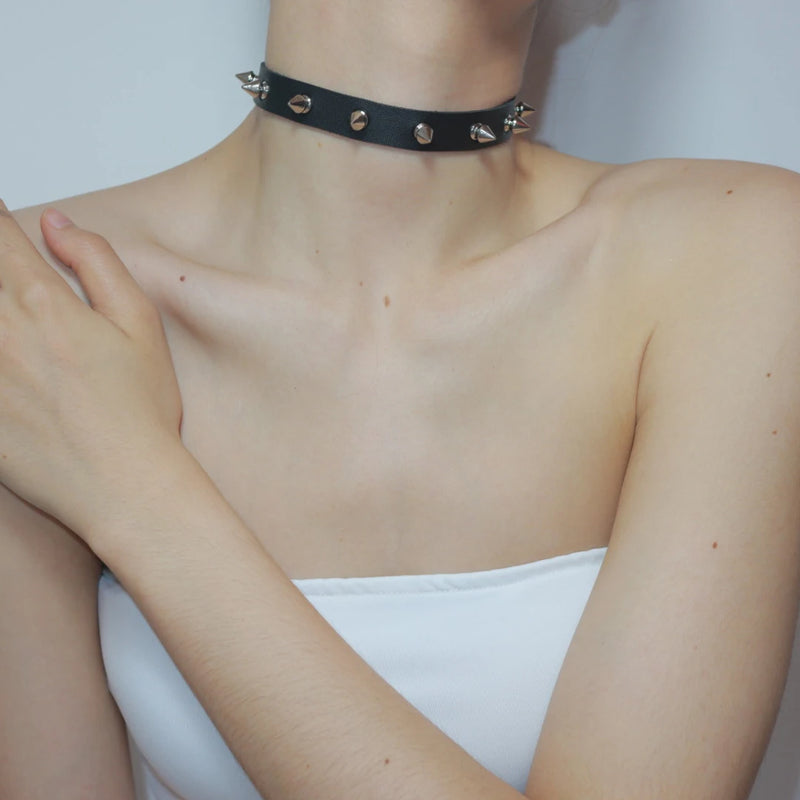 Harajuku Chocker Sexy Heart Rivet Collar Studded Necklace Gothic Choker