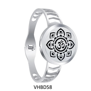 Heart Crystals Aromatherapy Diffuser Locket Spring Bangle