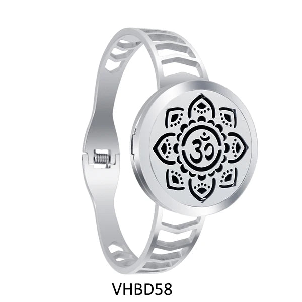 Heart Crystals Aromatherapy Diffuser Locket Spring Bangle