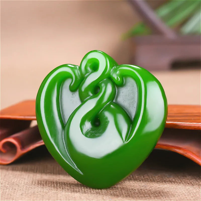 Green Jade Heart Pendant Necklace Chinese Amulet Charm Jewelry
