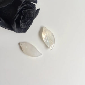 10Pcs 100% Natural Pure Pearl Mother Shell Leaf Beads Pendant Jewelry Charms