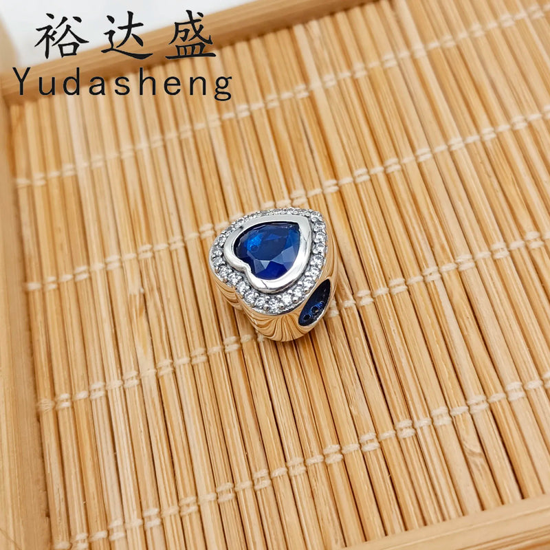 High Jewelry Sparkling Heart Charm Winter Christmas Gift Beaded