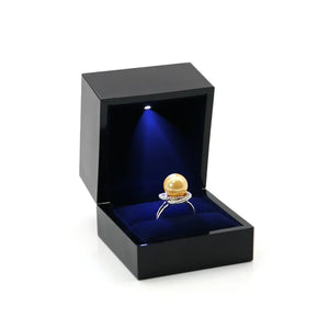 LED Light Diamond Ring Box Wedding Gift Jewelry Display