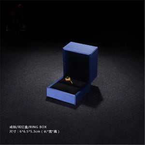 Stringy Ring Box for Jewelry Display