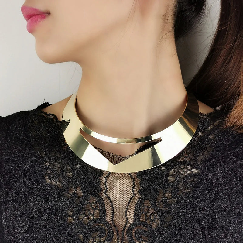 Hollow Triangle Alloy Torques Rigid Golden Choker Necklaces For Women