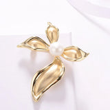 Natural Pearl Spike Brooch Leaf Shape 7-8mm Freshwater Pearl Pins for Women