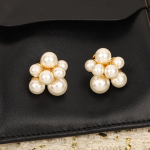 Hot Famous Pearl Flower Earrings Woman Fancy Charm Jewelry