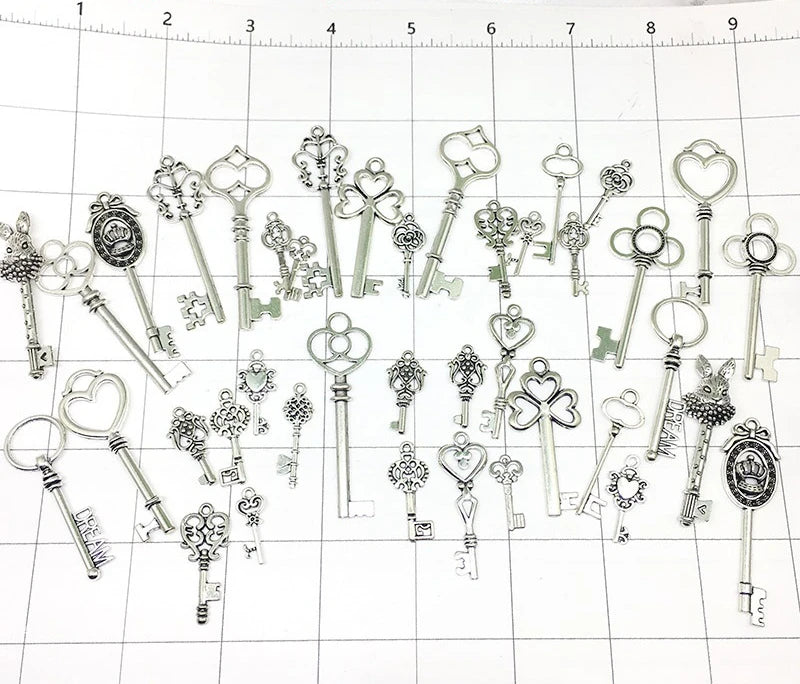 Hot Mixed Alloy Punk Vintage Key Charms For Jewelry Making DIY Bracelet