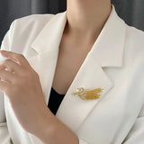 Elegant Titanium Steel Pearl Brooch Jewelry