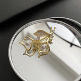 NewLight Personality Temperament Flower Pearl Women's Brooch
