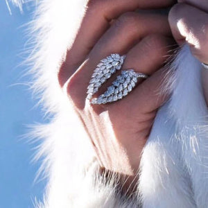 Personality Wing Opening Rings with Cubic Zirconia Inlay