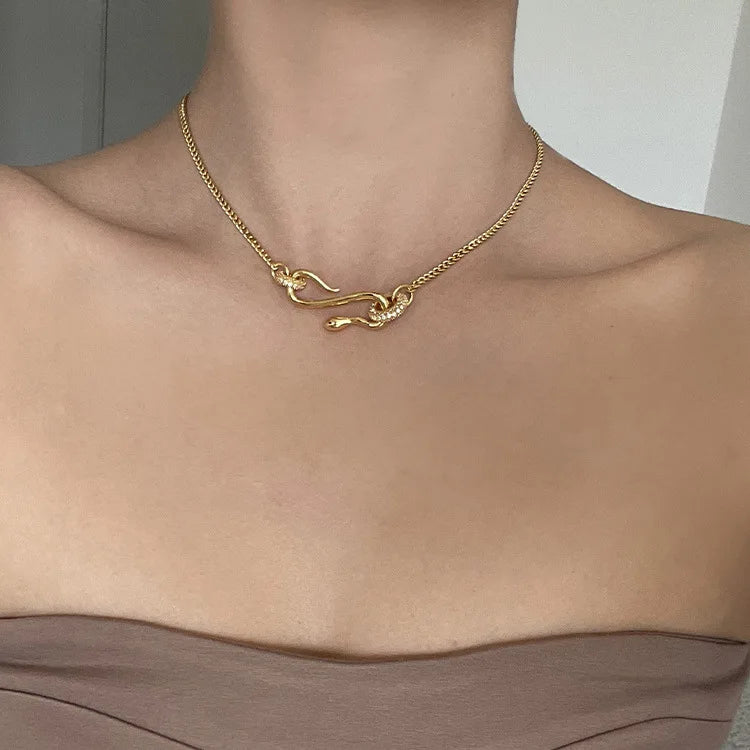 Minimalist INS Circle Snake Necklace Collar Neckchain Pendant