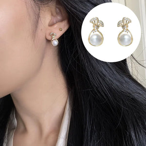 6-7mm Round Freshwater Pearl Necklace & Earrings Set