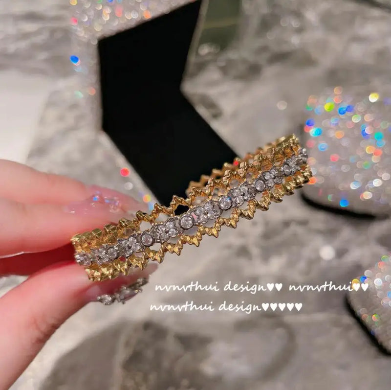 Italian Retro Lace Bracelet with Rhinestones