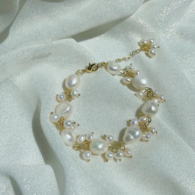Women's Baroque Pearl Bracelet