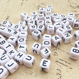 100PCS 10*10MM Square Acrylic Letter Beads for Bracelet Jewelry