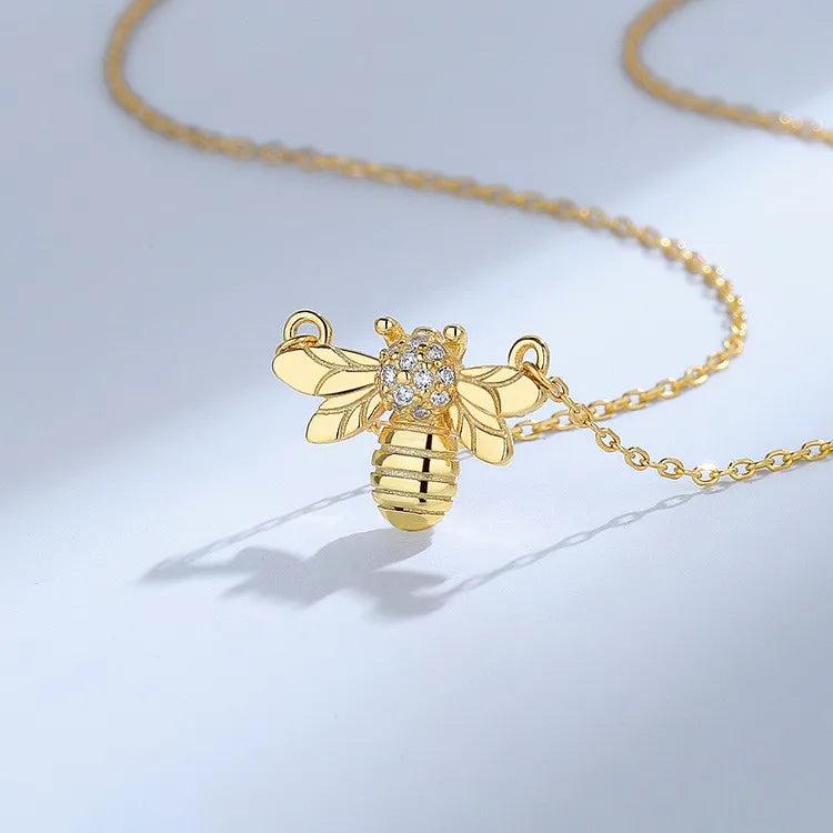ZFSILVER S925 Sterling Silver Diamondset Honeybee Bee Necklace