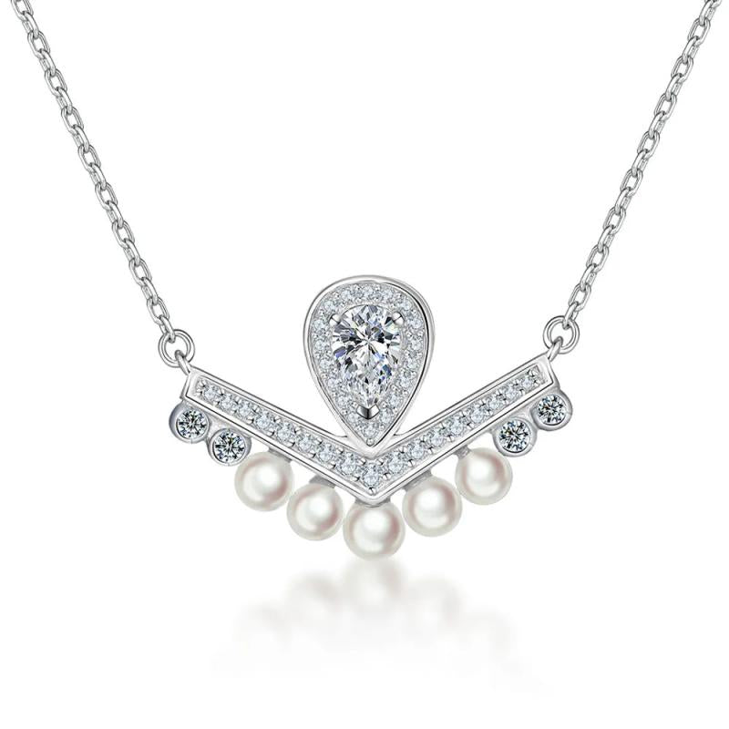 V-Shaped Diamond Clavicle Chain with Zircon Pendant