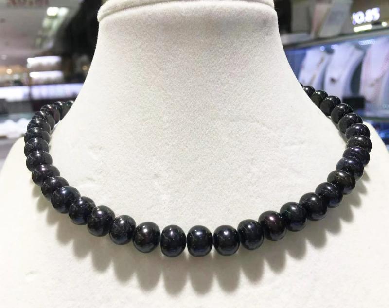 Elegant Tahitian Pearl Necklace 18 inch