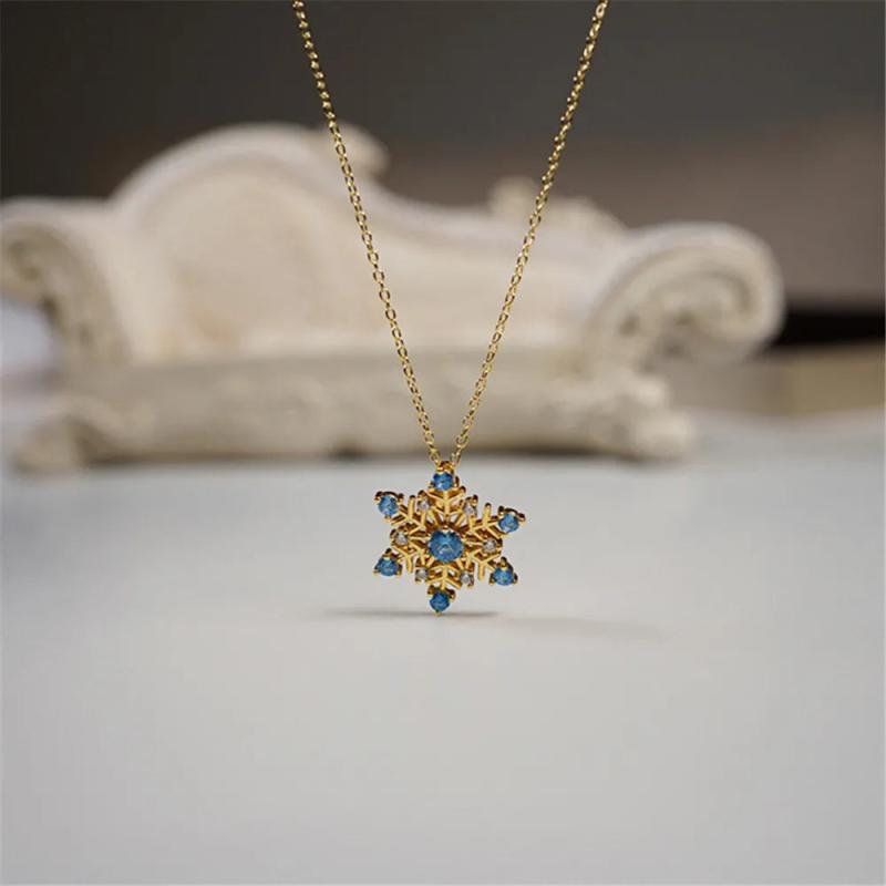 Zircon Inlaid Snowflakes Pendant Long Necklace Romantic Women Jewelry