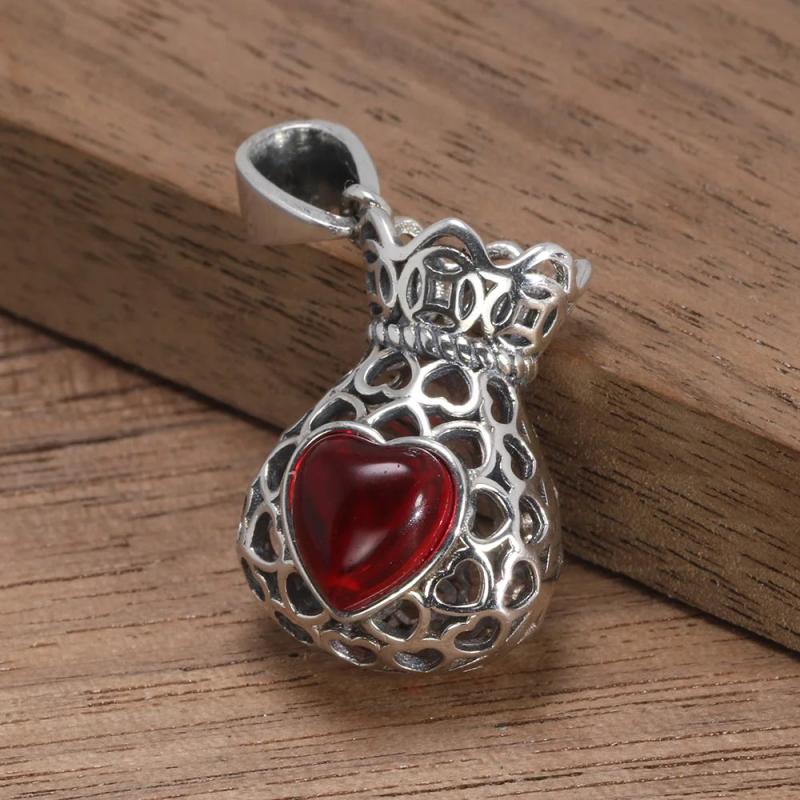 925 Sterling Silver Heart Garnet Purse Pendant Necklace