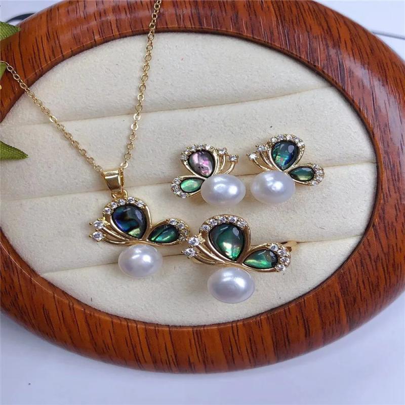 Natural Pearl Stud Earrings & Flower Pendant Necklace Set