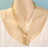Pearl Lover Lock Necklace Creative Shell Pearl Clavicle Chain Lady Gift