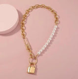 Pearl Lover Lock Necklace Creative Shell Pearl Clavicle Chain Lady Gift