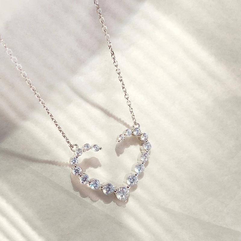 Sparkling Diamond Heart Necklace - High Carbon Diamond Jewelry