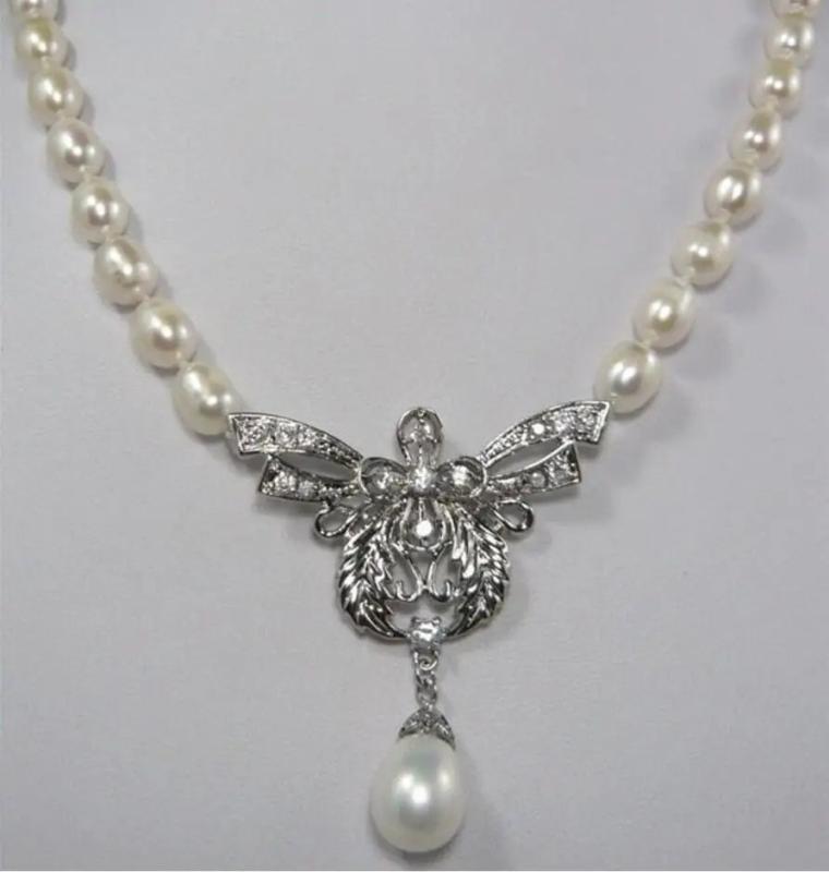 Elegant Pearl Necklace with 18KGP Pendant
