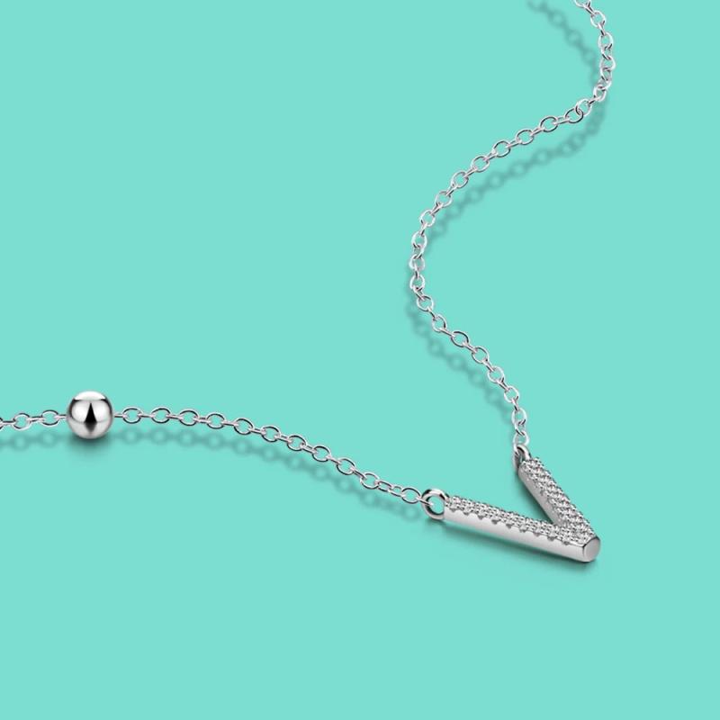 925 Silver V Letter Pendant Necklace 18 Inch