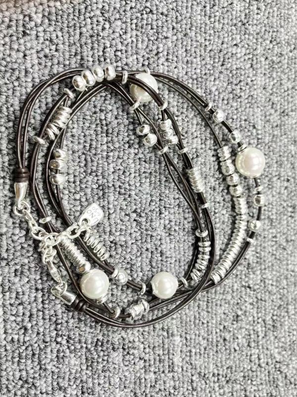 UNOde50 Knot String Pearl Necklace Silver