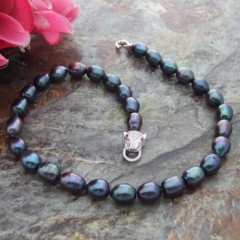 Tahitian Baroque Green Pearl Necklace 18in